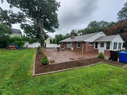 339 West St, Middletown CT  06457-4008 exterior