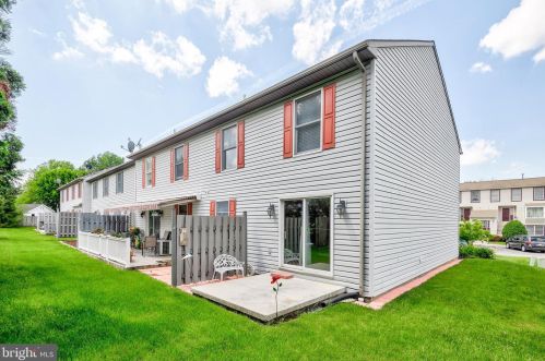 426 Springbrook Ct, Hanover PA  17331-2745 exterior