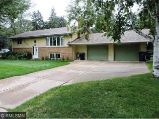 2555 Dellwood Ave, Saint Paul, MN 55113-3209