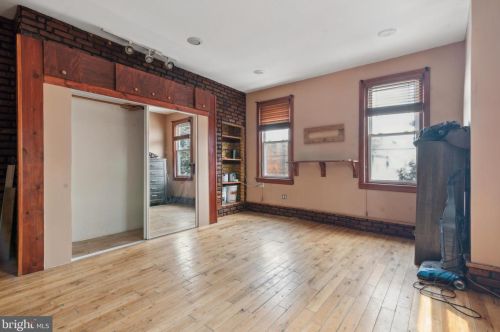 641 56 St, Philadelphia PA  19143-2528 exterior