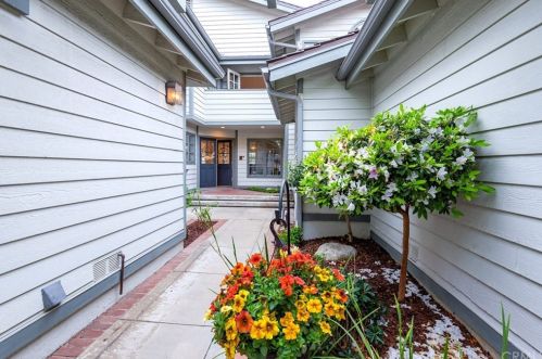 18 Malaga Pl, Manhattan Beach, CA 90266-7202