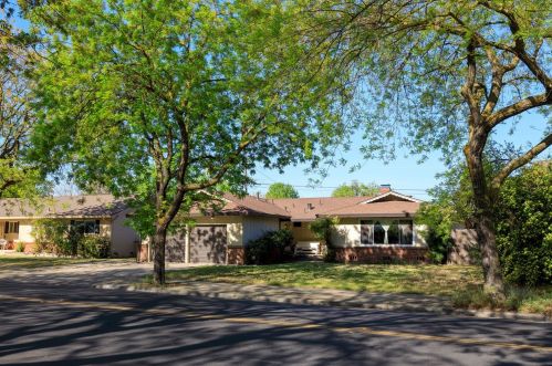2205 College Ave, Modesto, CA 95350-3009