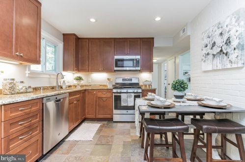 916 Robin Rd, Silver Spring MD 20901-1871 exterior