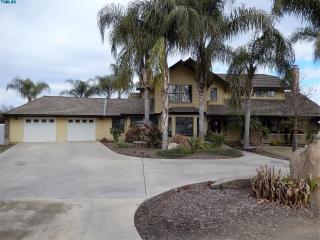 721 Shirk Rd, Visalia, CA 93277-9504
