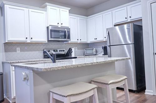 802 Creel Ln, Atlanta, GA 30349-7128