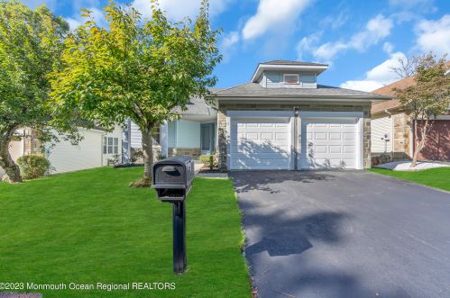 9 Baker Dr, Jackson Twp, NJ 08527-3906