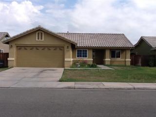 1405 Meadow Dr, Calexico, CA 92231-4337