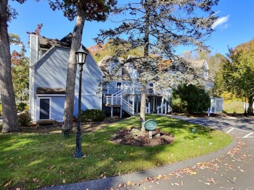 823 Old Pond Ln, Norwich, CT 06360-7046