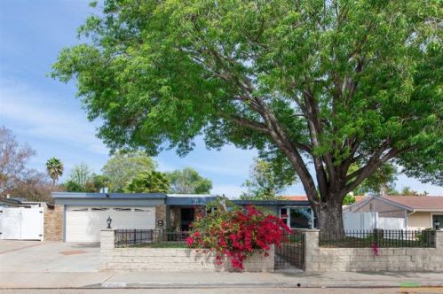 1040 Hoover St, Escondido, CA 92027-1411