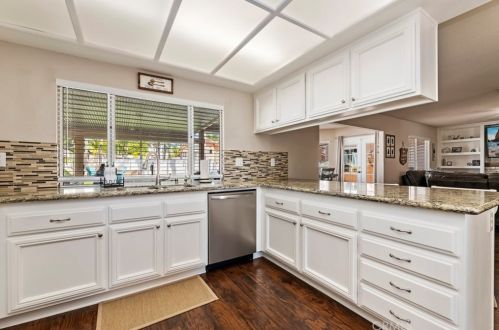 8517 Rosemary Dr, Riverside CA  92508-2921 exterior