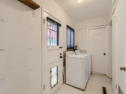 2030 Kingston St, Denver CO  80010-1318 exterior