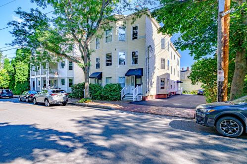 20 Taylor St, Portland, ME 04102-3718