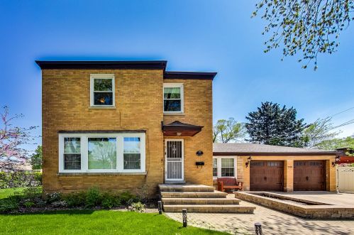 5559 Virginia Ave, Chicago, IL 60625-3936