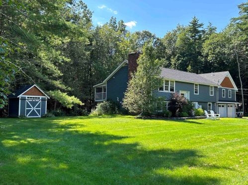 15 Butterfield Ln, Stratham, NH 03885-2302