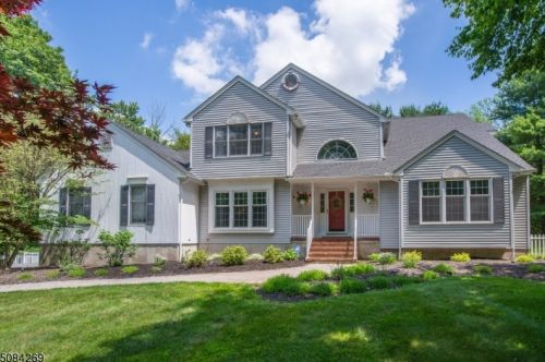 12 Winchester Ter, Dover, NJ 07869-2038