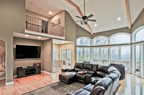 550 Little Hendricks Mountain Rd, Big Canoe GA  30143-7948 exterior