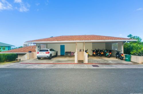 2069 Mauna Pl, Honolulu, HI 96822-2501