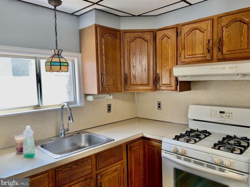 2232 Cantrell St, Philadelphia PA 19145-3307 exterior