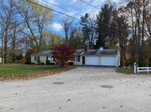 2 Autumn St, Dover, NH 03820-2935