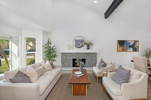 1260 Walden Ln, Anaheim, CA 92807-2423