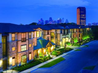 2707 Fitzhugh Ave, Dallas TX  75204-3247 exterior