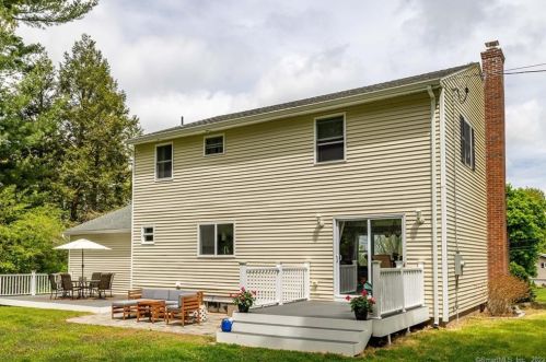 23 Gail Dr, Ellington, CT 06029-3413