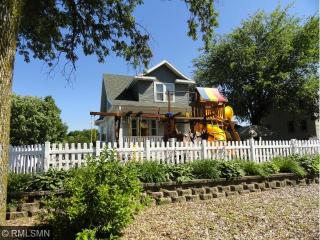 214 Playhouse St, Cologne, MN 55322-9360