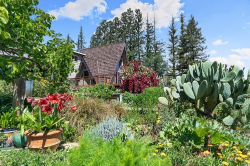 6364 Starr Rd, Windsor, CA 95492-9653