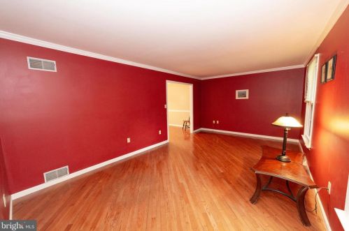 102 Suncrest Rd, Lancaster PA  17601-4834 exterior