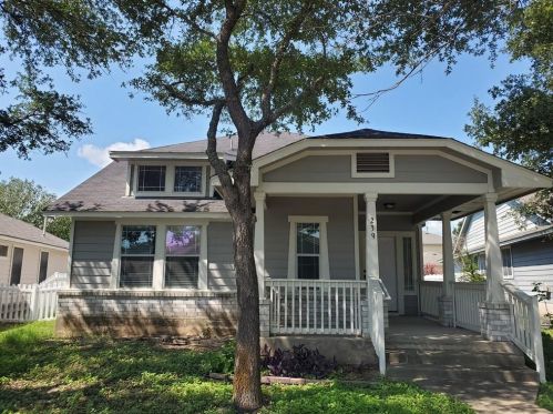 239 Strawn, Uhland TX  78640-4318 exterior