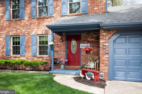 5 Ford Ct, Erial, NJ 08081-9217
