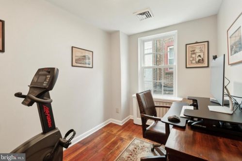 821 10th St, Philadelphia PA 19147-3726 exterior