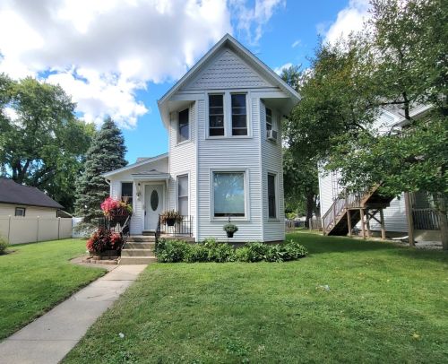 247 Center Ave, Bradley, IL 60915-1603