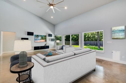 8208 Burrell Dr, Austin TX  78757-8339 exterior