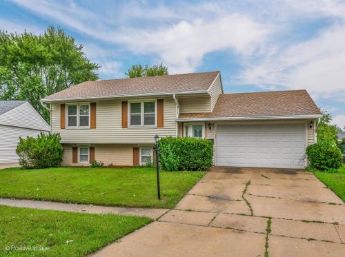 109 Kennedy Dr, Streamwood, IL 60107-1150