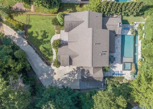 4000 Arden Way, Atlanta GA  30342-3948 exterior