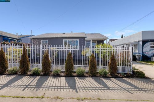 2004 Russell St, Berkeley, CA 94703-2223
