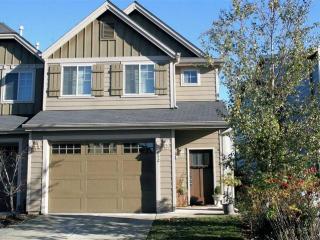 852 109th Ct, Vancouver, WA 98664-4395