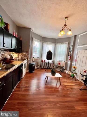 3563 11 St, Philadelphia PA 19140-4303 exterior