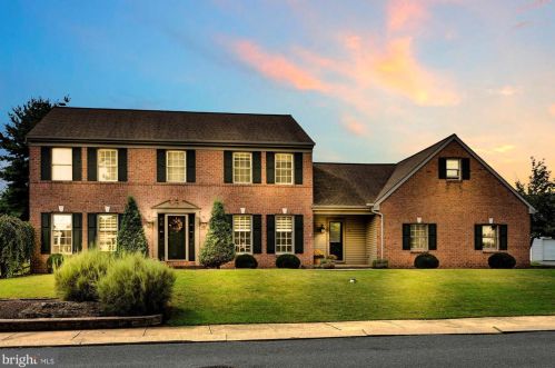 86 Brookfield Dr, Ephrata, PA 17522-8809