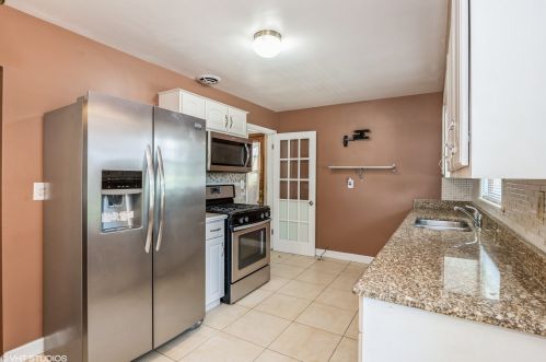 1110 17th St, North Chicago, IL 60064-2110