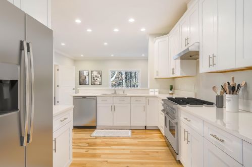 6 Wilshire Ln, Pelham, NH 03076-3282