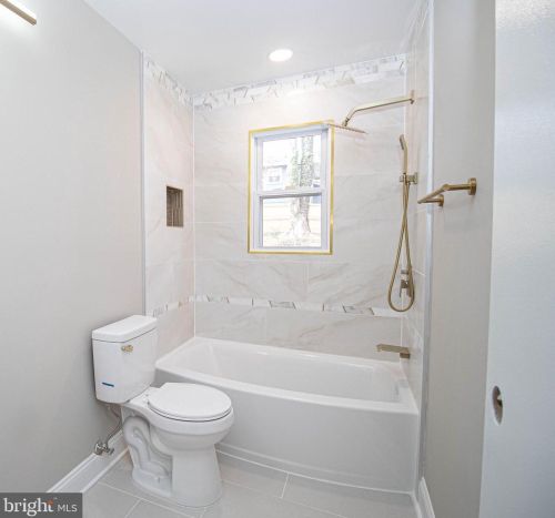 7834 Brompton St, Springfield VA  22152-1956 exterior