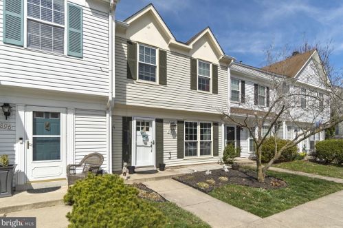 894 Smartts Ln, Leesburg, VA 20176-4810