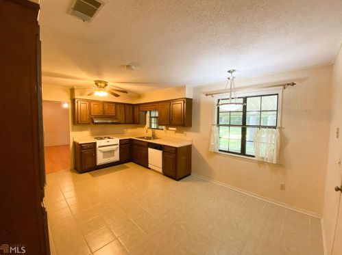 306 Meadowlark Cir, Statesboro, GA 30461-0584