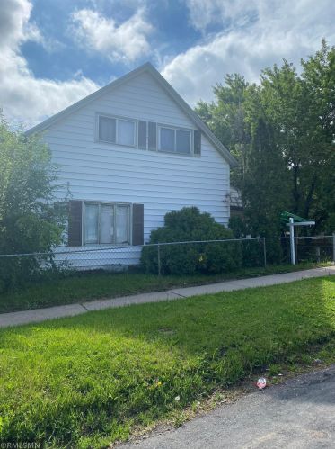 740 Hall Ave, Saint Paul MN  55107-3301 exterior