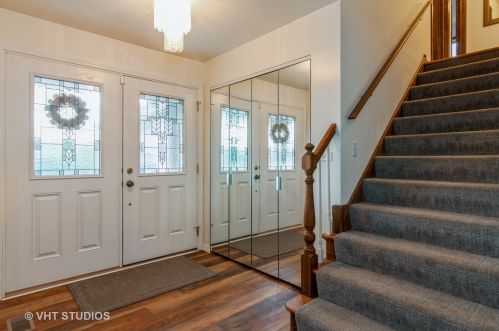 505 Greenbriar Rd, Glendale Heights, IL 60137-6705