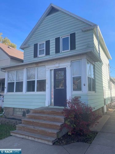 1412 13th Ave, Hibbing, MN 55746-1303