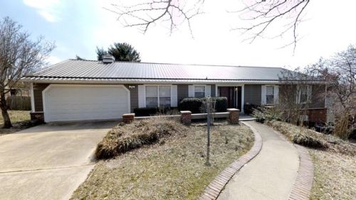 806 Robin St, Harrison, AR 72601-1856