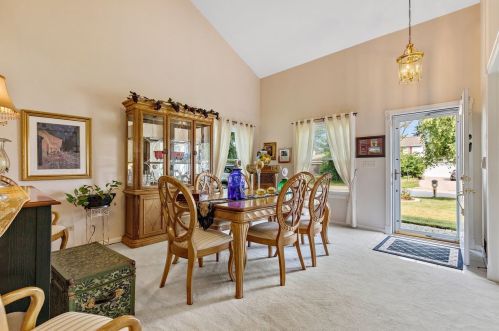 601 Eastport Ct, Island Lake, IL 60042-9549